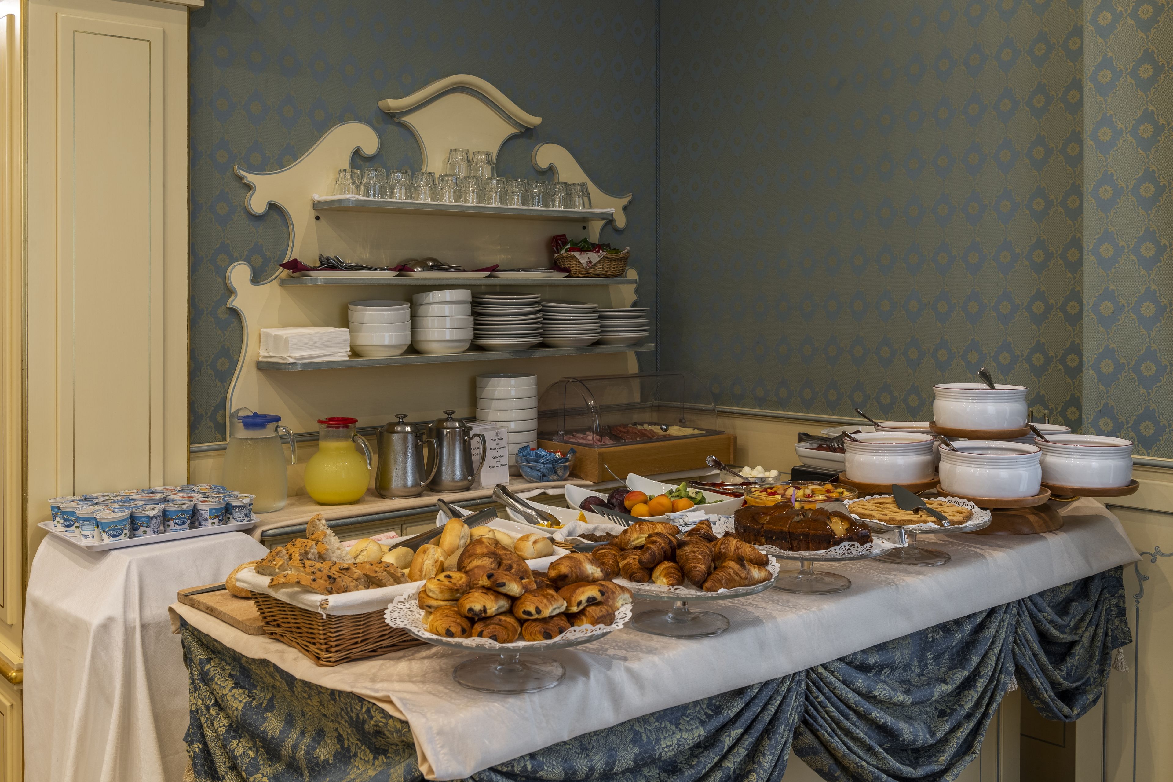 Tägliches inbegriffenes Frühstücksbuffet