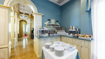 Petit déjeuner buffet compris tous les jours