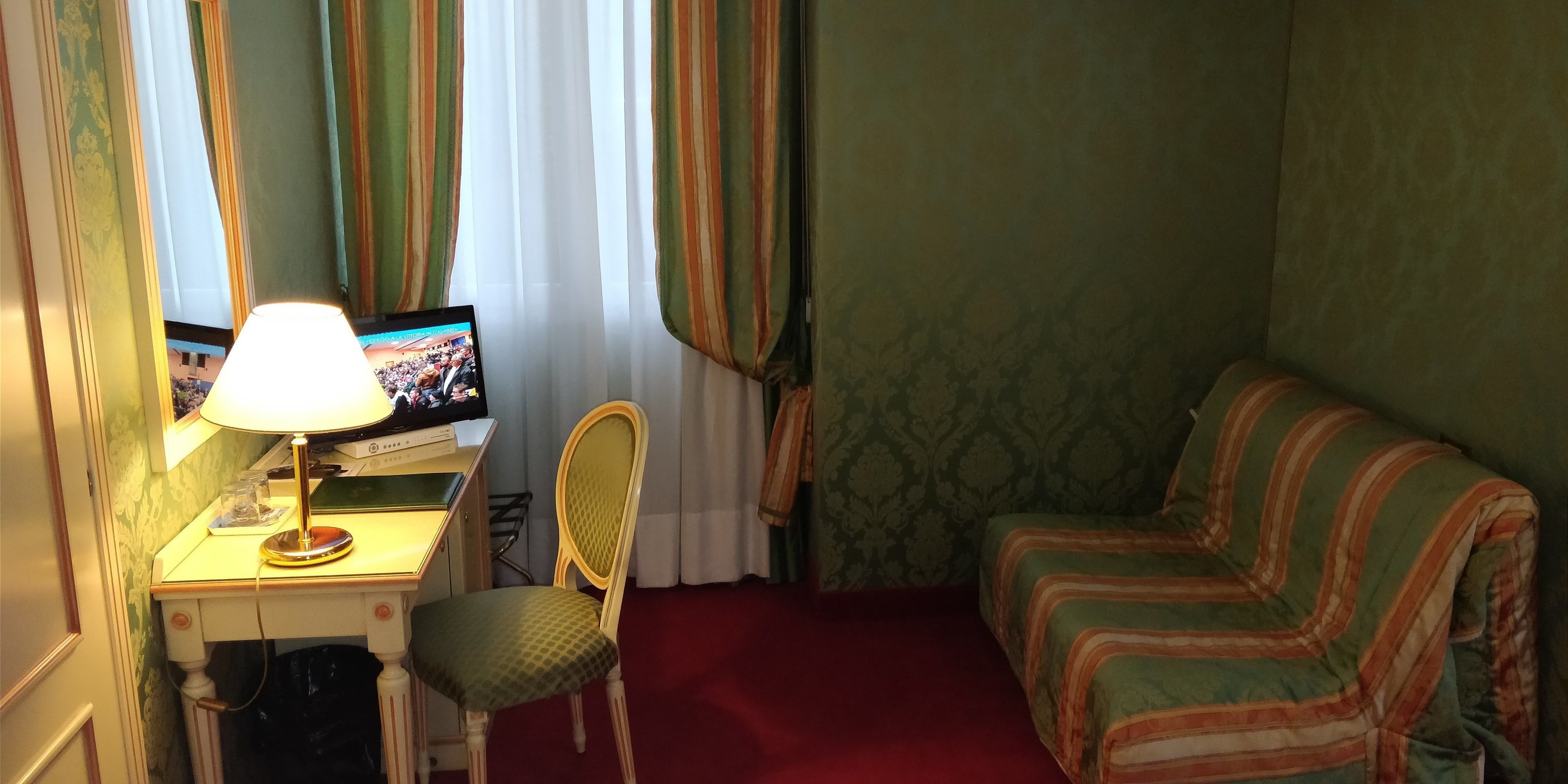 1 bedroom, egyptian cotton sheets, premium bedding, minibar