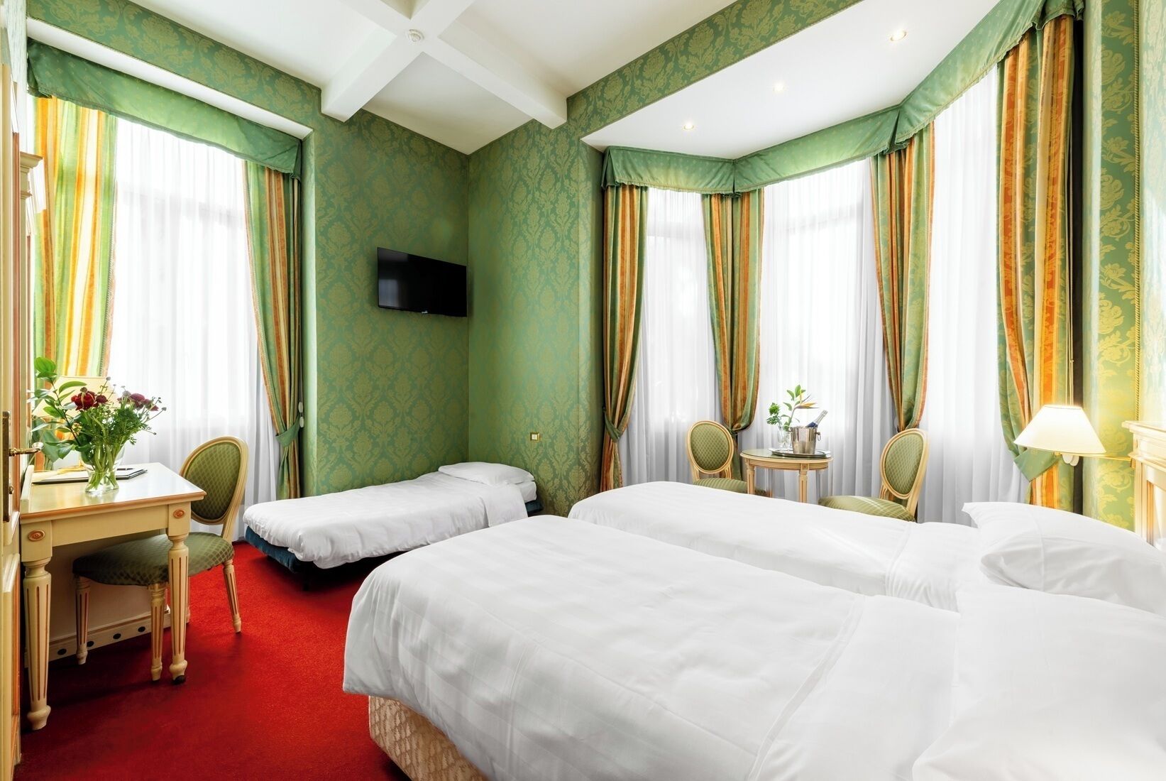 Egyptian cotton sheets, premium bedding, minibar, in-room safe