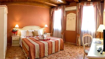 Quarto casal conforto | Roupas de cama premium, edredons de pluma, cofres nos quartos