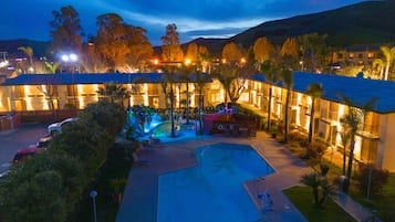 Outdoor pool, sun loungers
