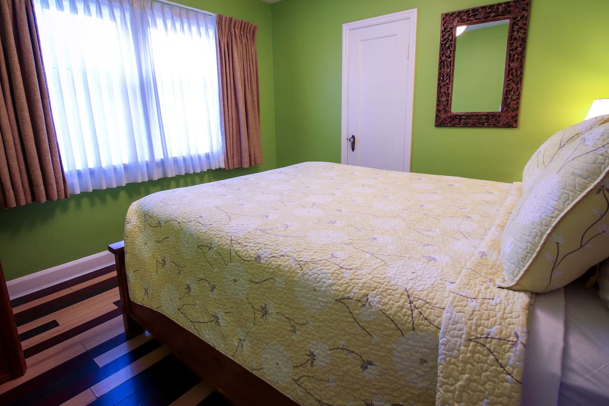Premium bedding, individually decorated, individually furnished, desk