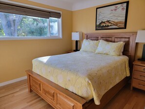 Premium House, 2 Bedrooms, Kitchen, Garden Area | Premium bedding, individually decorated, individually furnished, desk - James Bay Inn Hotel & Suites (Victoria)