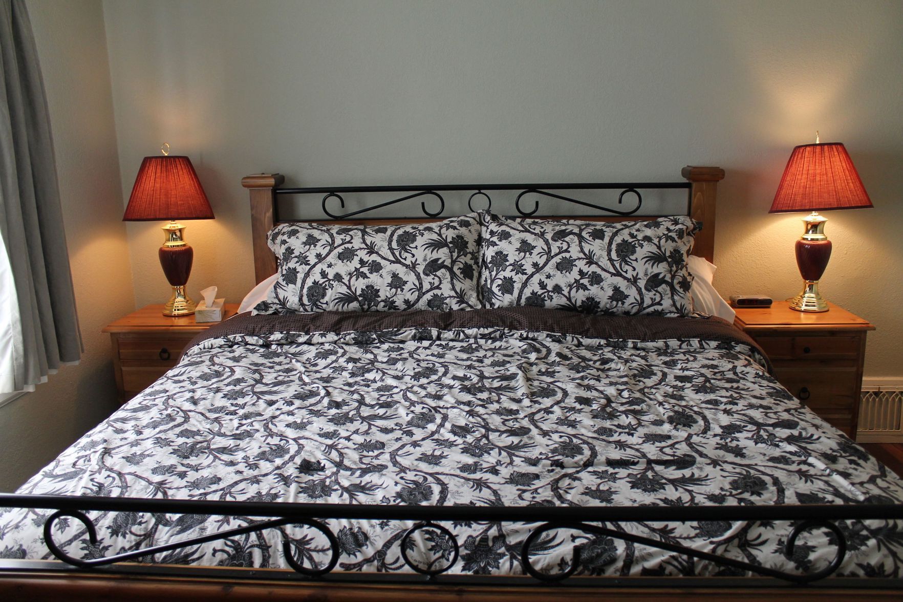 Premium bedding, individually decorated, individually furnished, desk