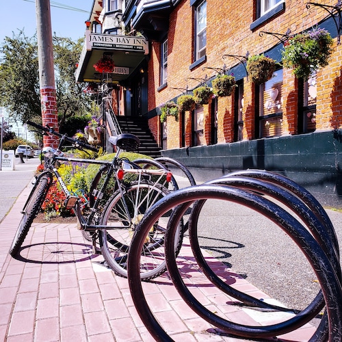 James Bay Inn Hotel & Suites
