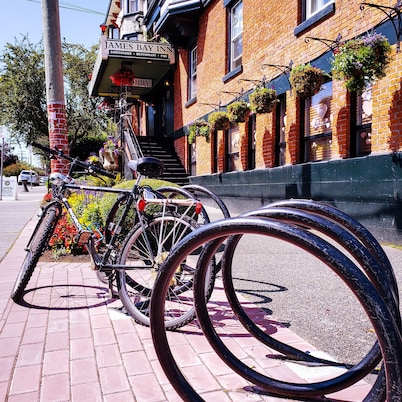 James Bay Inn Hotel & Suites