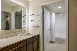 Hair dryer, towels - Residence Inn - Greenbelt by Marriott (Greenbelt)