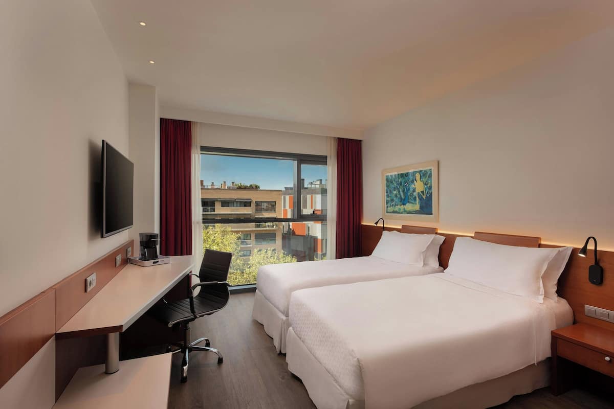 Classic Room, 2 Twin Beds | 1 bedroom, premium bedding, memory foam beds, minibar
