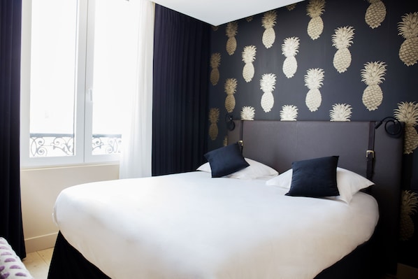 Superior Double Room, Private Bathroom | In-room safe, desk, blackout drapes, soundproofing