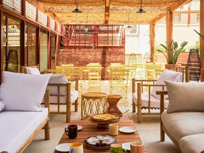 Frokostbuffé hver dag (EUR 13.90 per person)