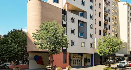 greet hotel Marseille Parc Chanot Vélodrome by Accor