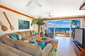 Condo, 2 Bedrooms, Kitchen, Oceanfront | Premium bedding, in-room safe, individually decorated