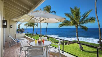 Condo Deluxe, 2 habitaciones, cocina, frente al océano | Ropa de cama de alta calidad y caja de seguridad en la habitación