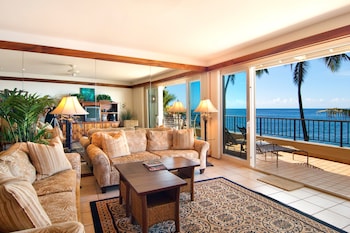 LED TV at Whalers Cove Oceanfront Resort