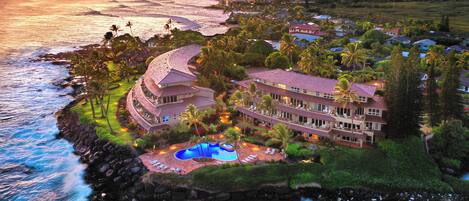 Outdoor pool, open 8:00 AM to 10:00 PM, pool loungers