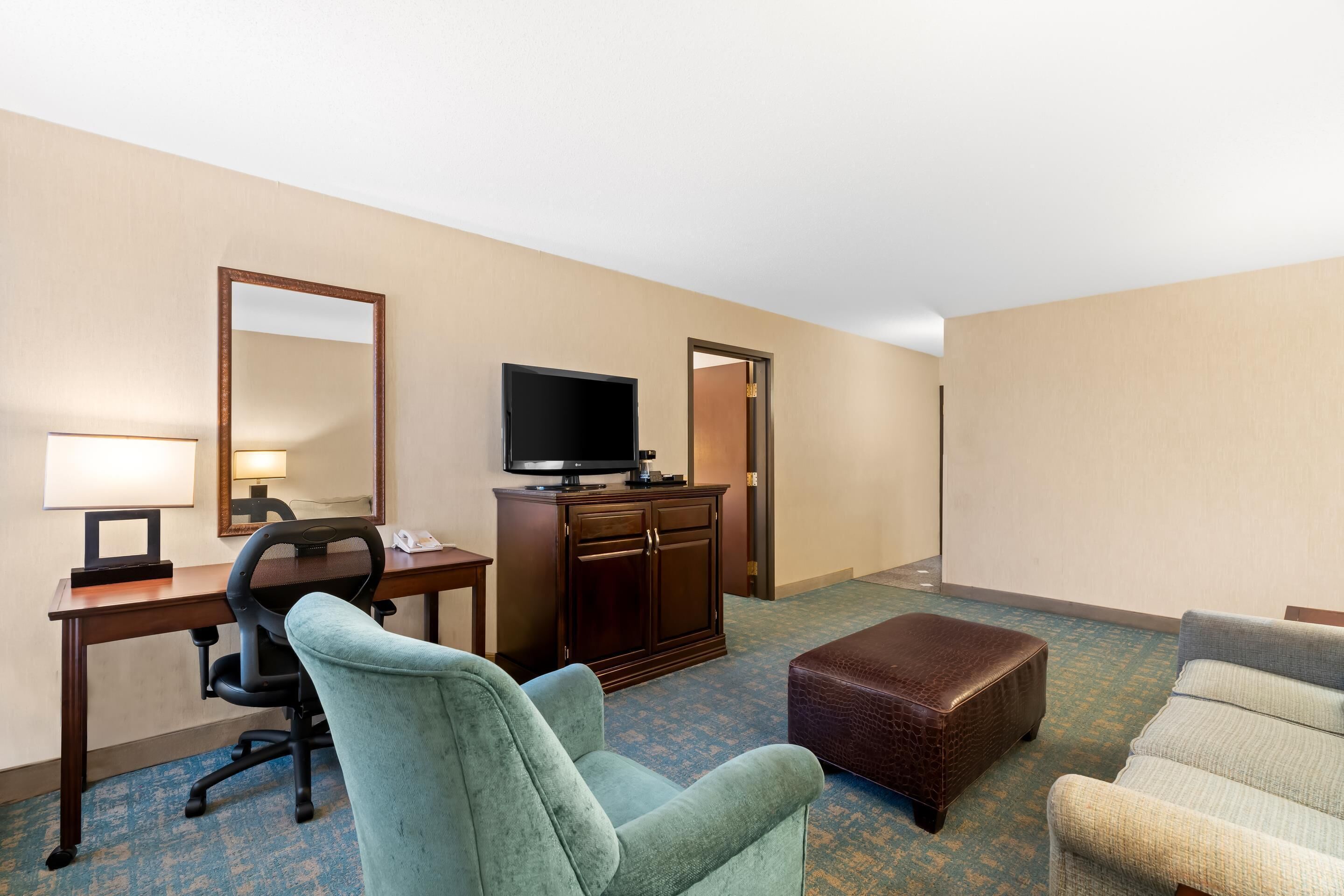 desk, iron/ironing board, free cots/infant beds, rollaway beds