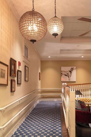 Lobby - The Kendall Hotel at the Engine 7 Firehouse (Cambridge)