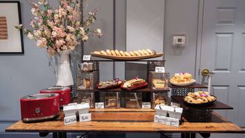 Free daily buffet breakfast