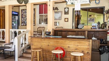 Bar (en el alojamiento)