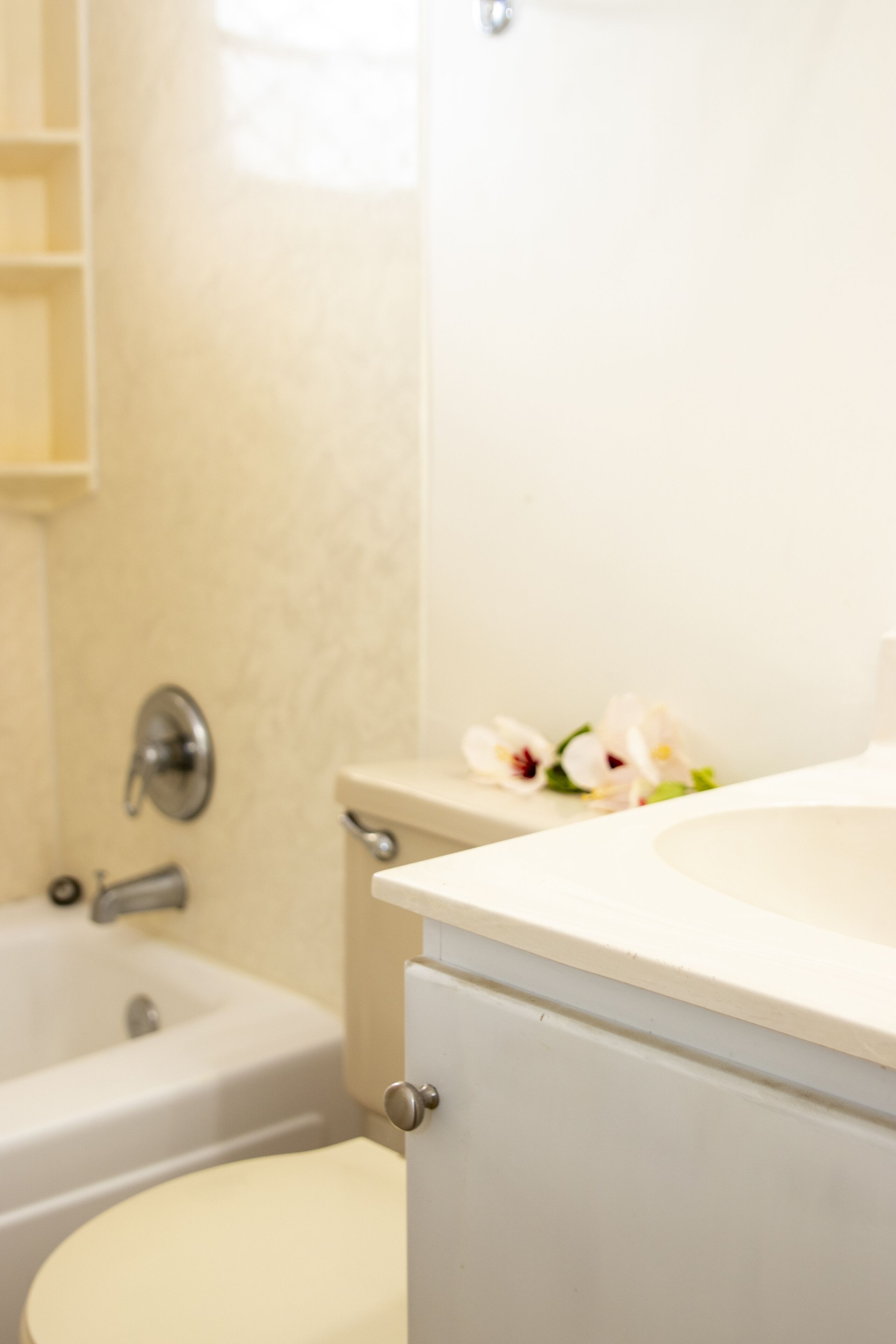 studio, ocean view | bathroom | shower, towels