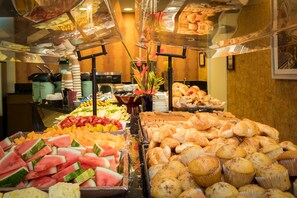 Buffet - Vive Hotel Waikiki (Honolulu)