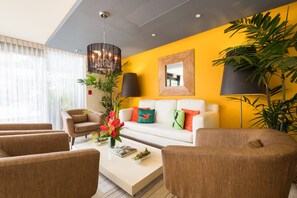 로비 좌석 공간