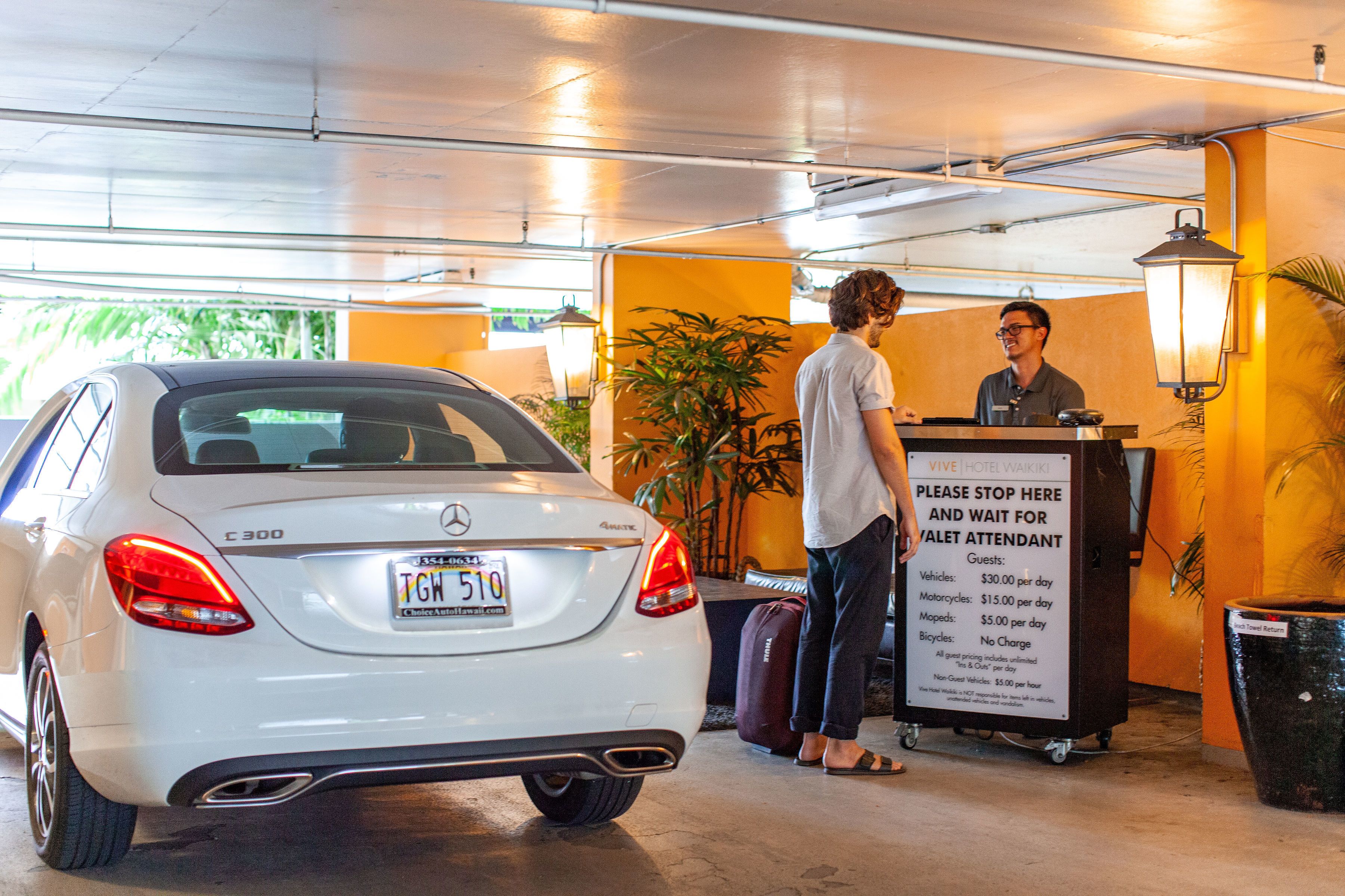 valet parking (surcharge) (40.00 per day)