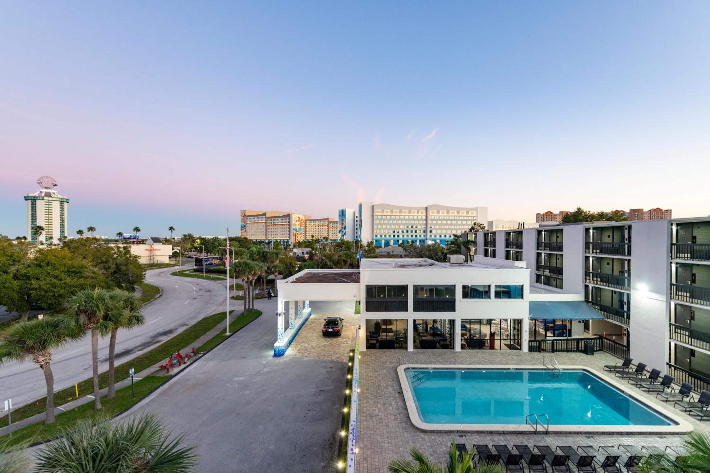 야외 수영장, 수영장 파라솔, 일광욕 의자