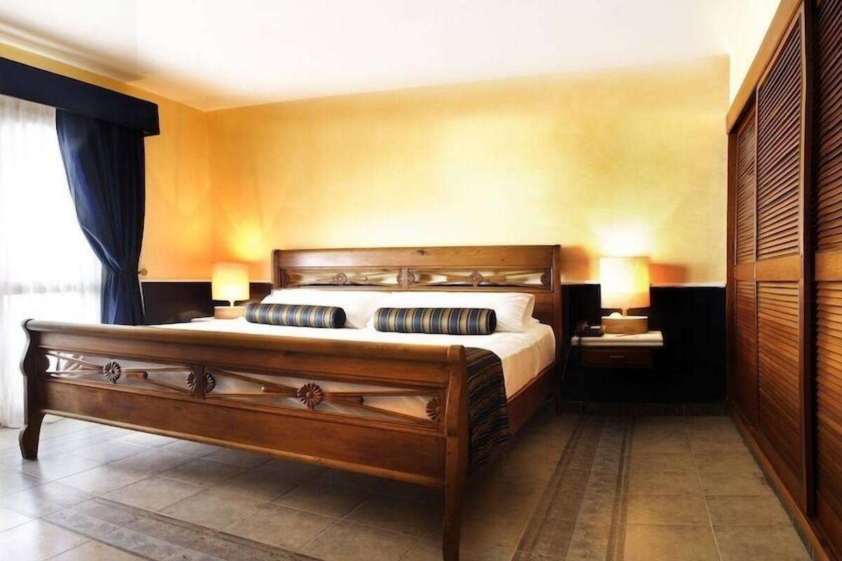 Premium bedding, minibar, in-room safe, blackout curtains