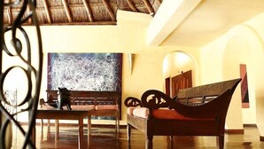 Unclassified image, 2 of 19, button - Mosquito Blue (Playa del Carmen)