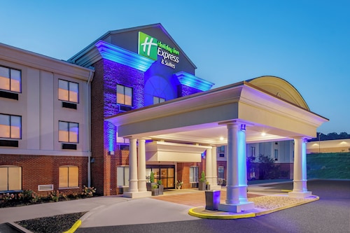 Holiday Inn Express & Suites Lancaster by IHG