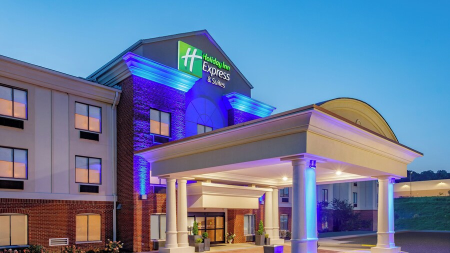 Holiday Inn Express & Suites Lancaster by IHG