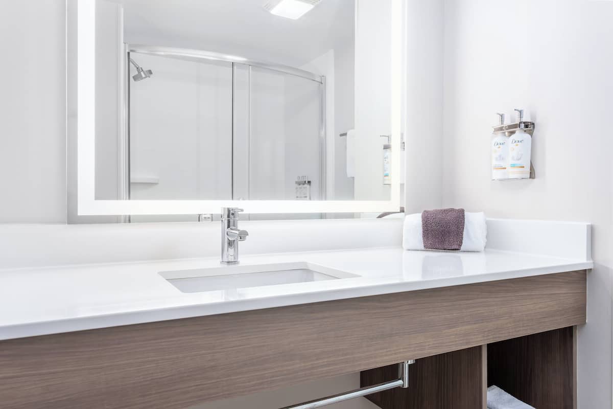 In-room safe, desk, soundproofing, iron/ironing board