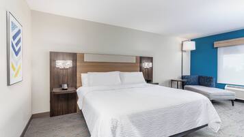 Een kluis op de kamer, een bureau, geluiddichte muren