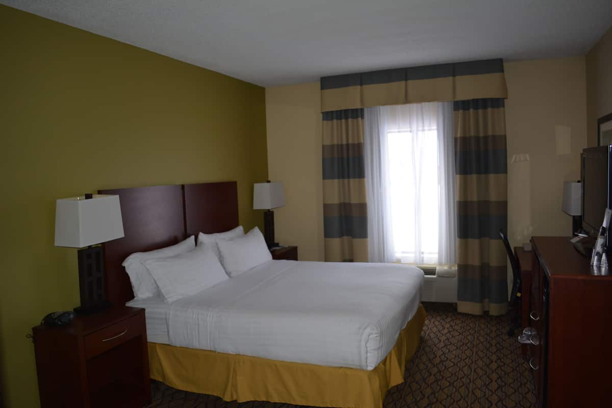 In-room safe, desk, soundproofing, iron/ironing board