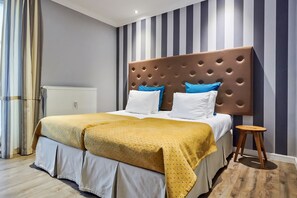 Apartamento standard, em edifício anexo | Roupas de cama de algodão egípcio, roupas de cama premium, frigobar