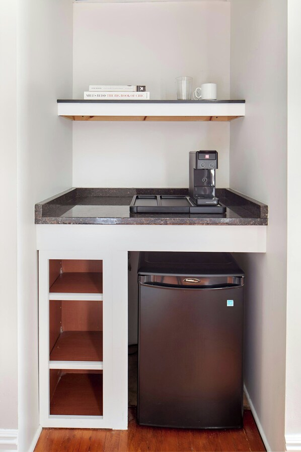 Coffee/tea maker