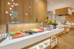 Desayuno buffet todos los días (con cargo)