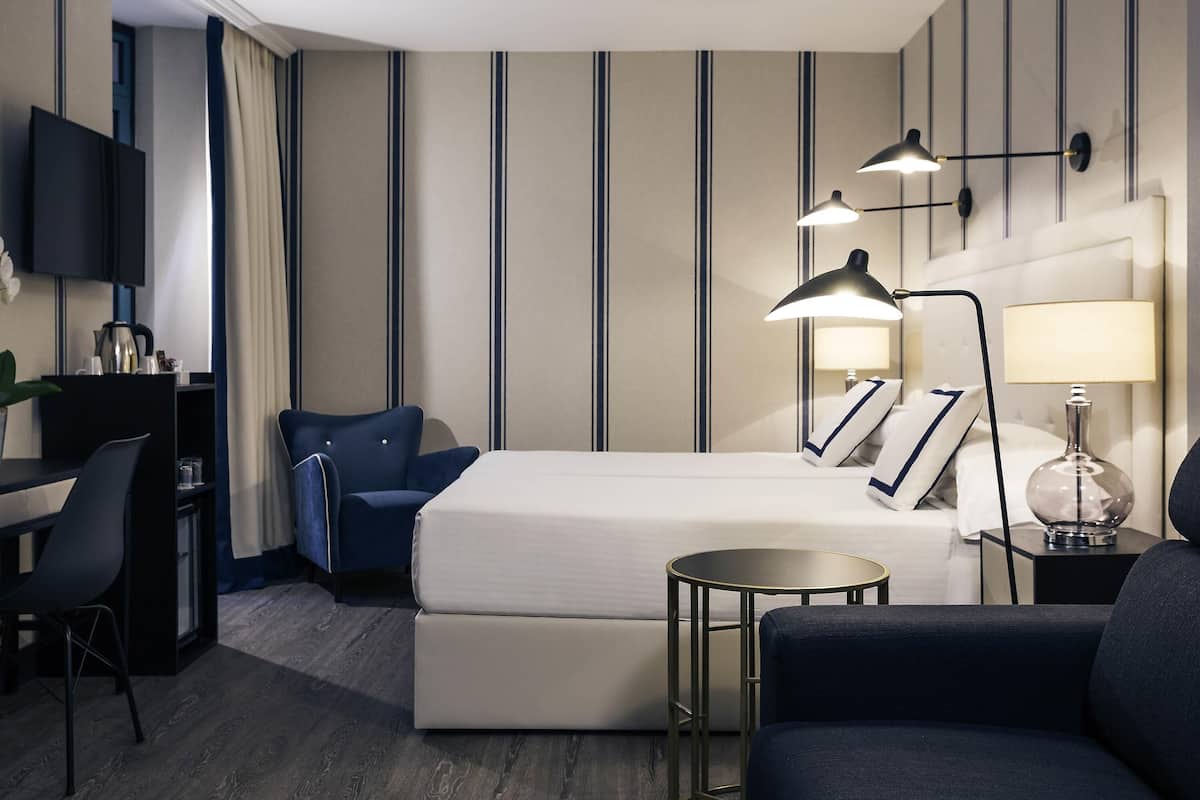 Minibar, in-room safe, desk, blackout drapes