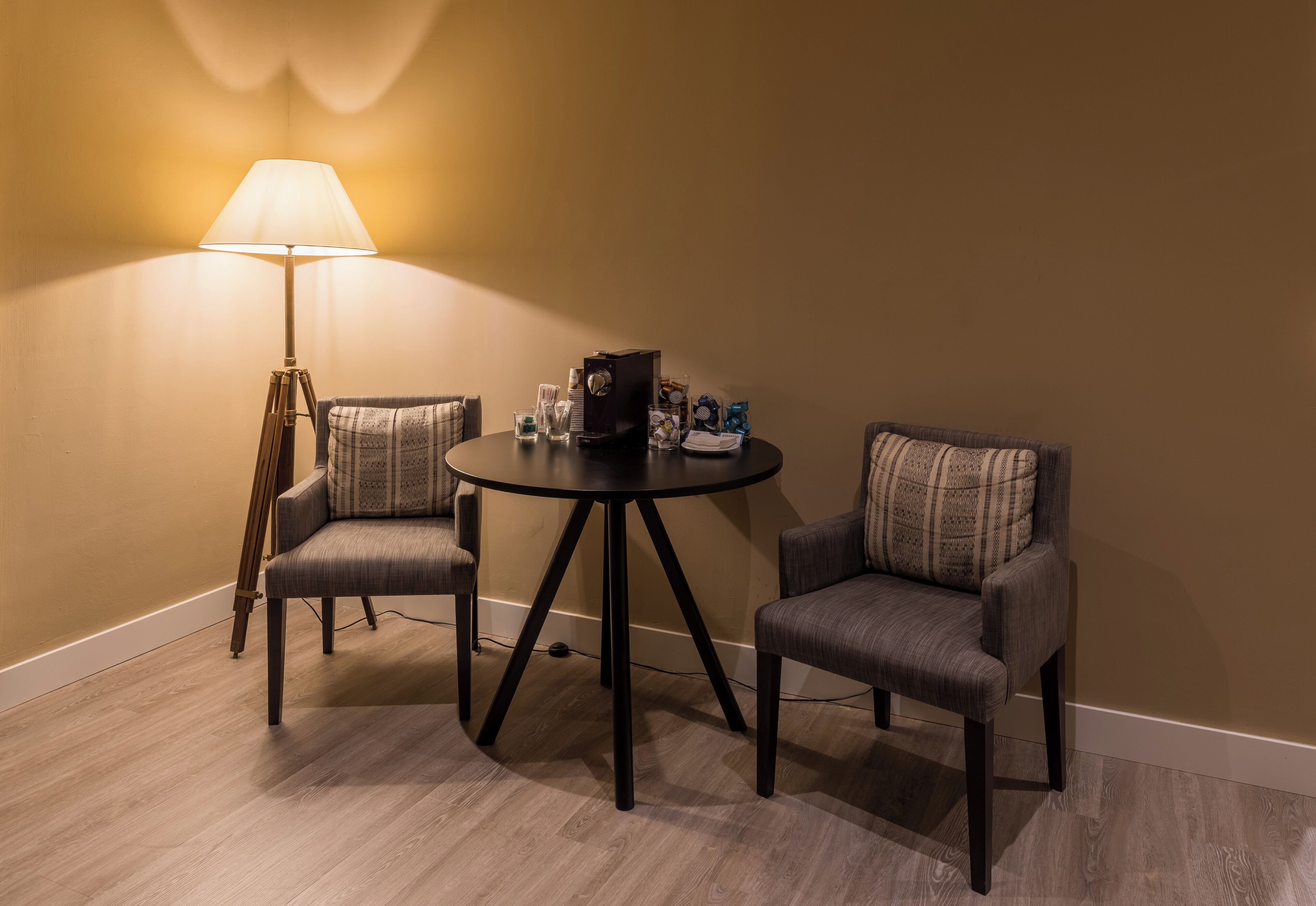 body treatments, hydrotherapy, aromatherapy, hot stone massages