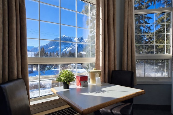 Fer et planche Ă repasser, Wi-Fi gratuit, draps fournis