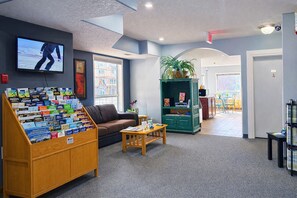 Reception - Mountain View Inn (Canmore)