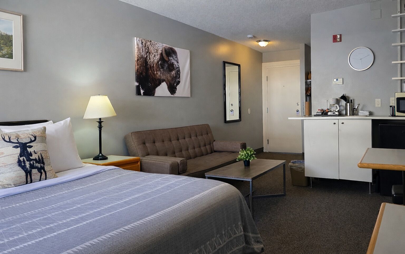 Kitchenette Suite | Iron/ironing board, free WiFi, bed sheets