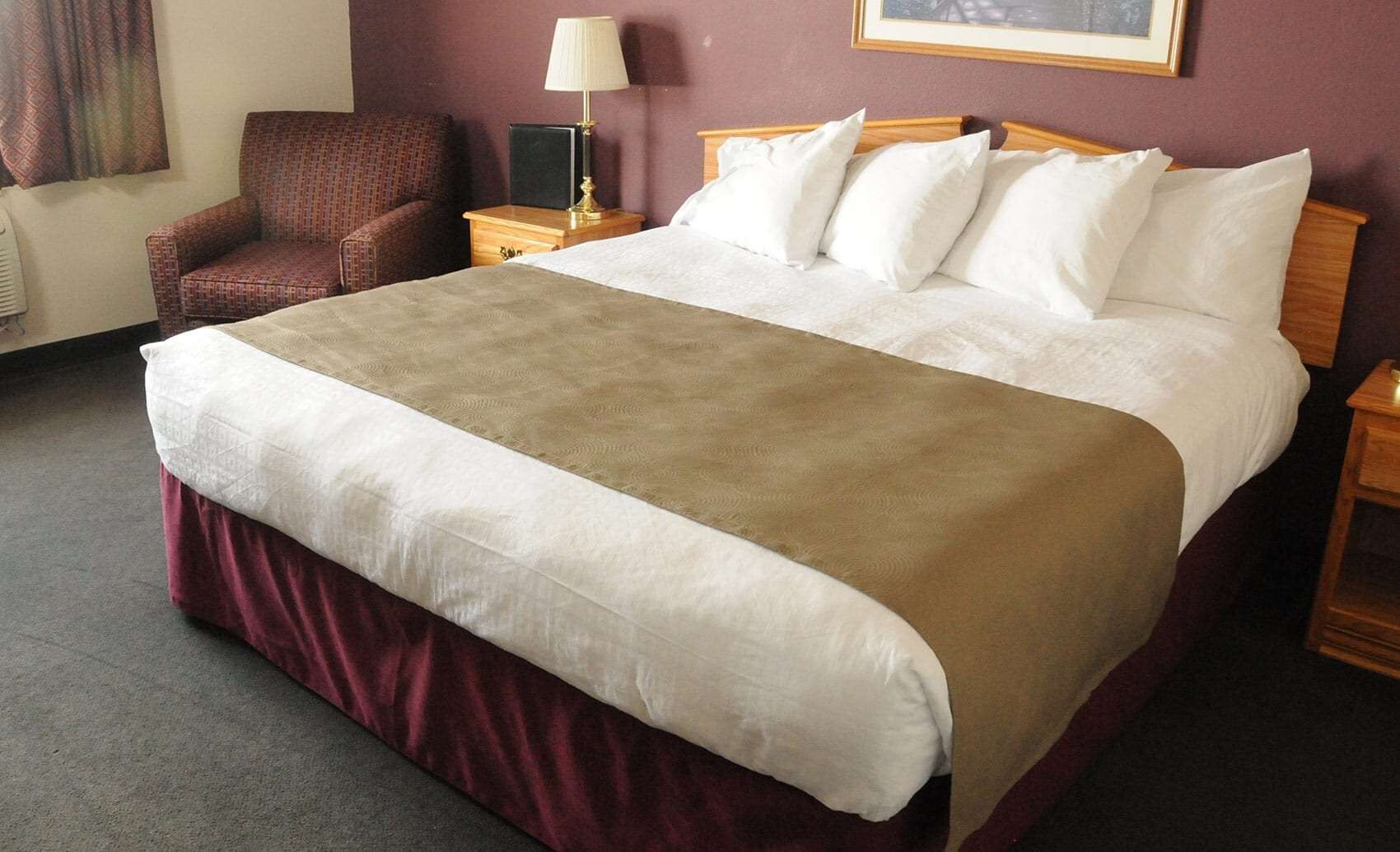 in-room safe, desk, laptop workspace, soundproofing