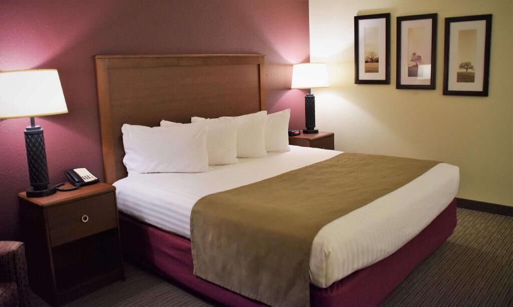 In-room safe, desk, laptop workspace, soundproofing