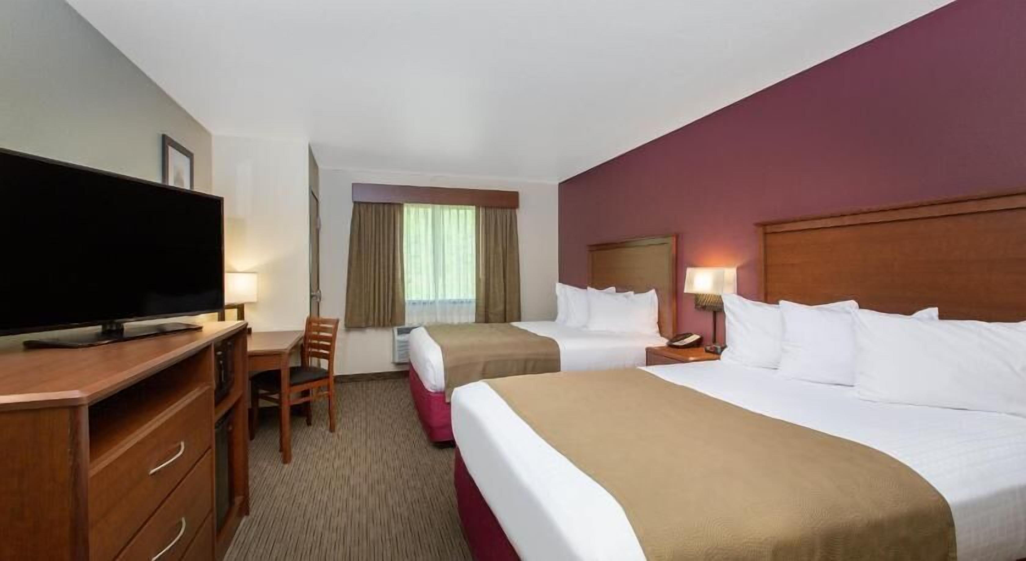 In-room safe, desk, laptop workspace, soundproofing