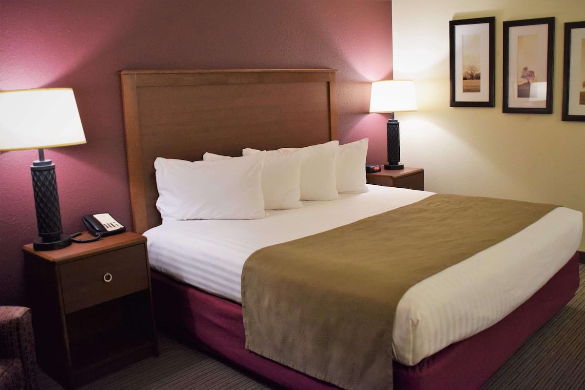 In-room safe, desk, laptop workspace, soundproofing