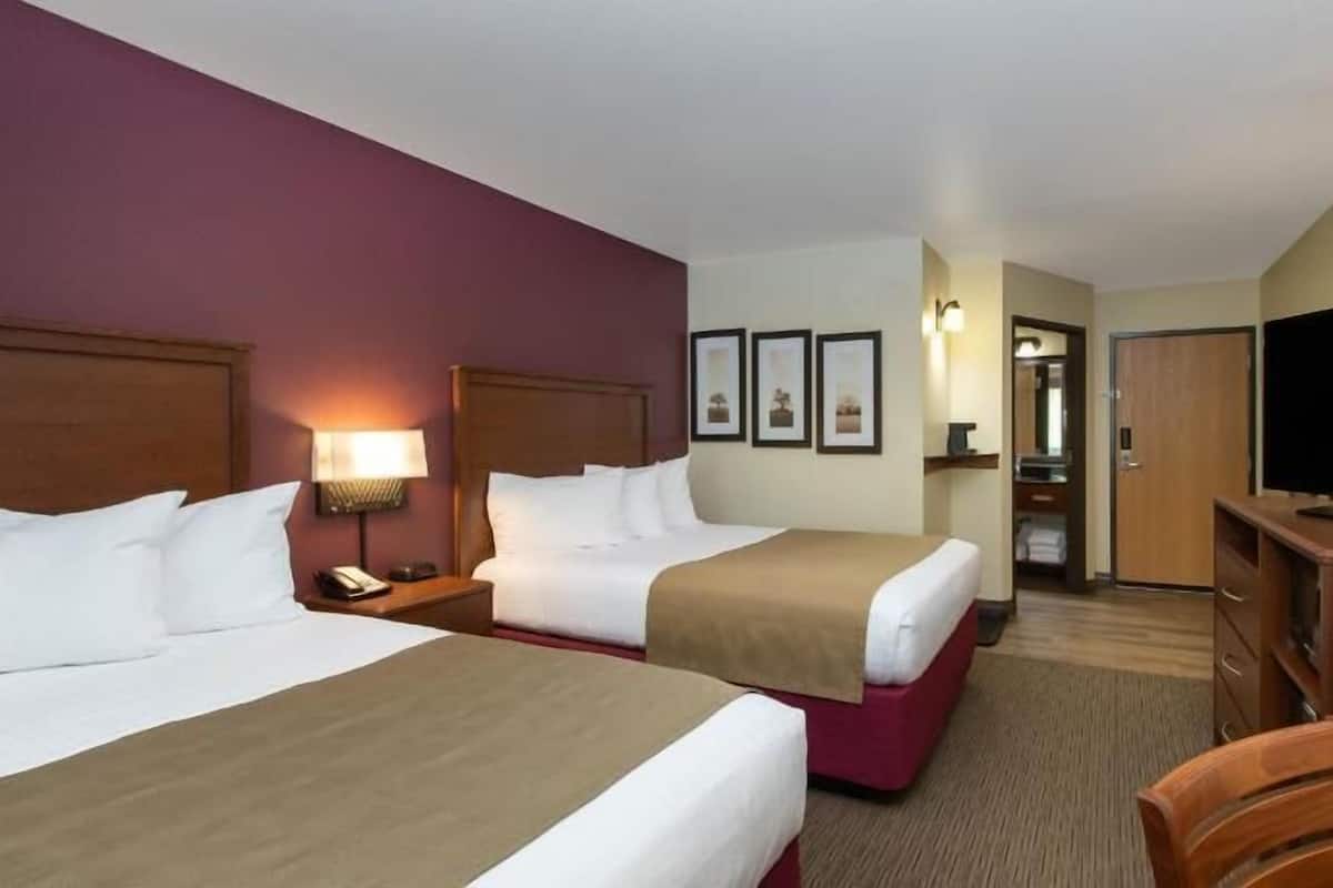 In-room safe, desk, laptop workspace, soundproofing