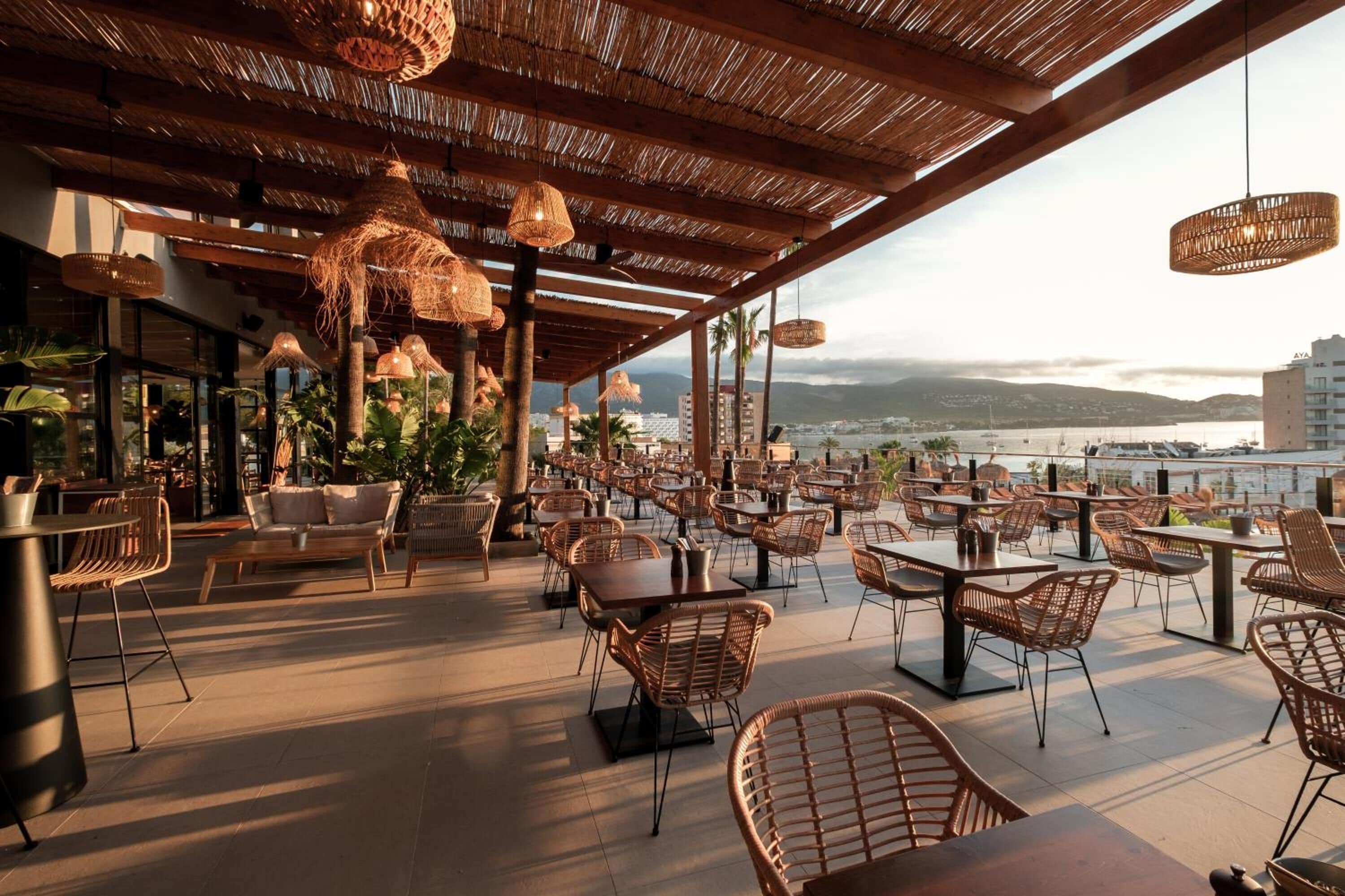 Café da manhã, almoço e jantar